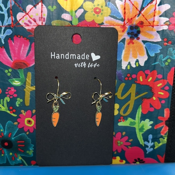 Carrot & Bow earrings with rhinestones brass - Picture 3 of 3